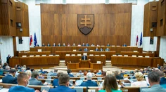 Až 17 poslancov koalície hlasovalo s kotlebovcami za sprísnenie interrupčného zákona