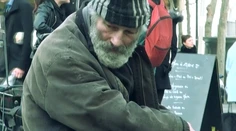 Dojímavý príbeh! Giuseppe kŕmil holuby, teraz je bezdomovec