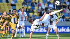 VIDEO: Trnava videla v Dunajskej Strede tri červené karty. Spartaku sa sen o druhej priečke vzďaľuje