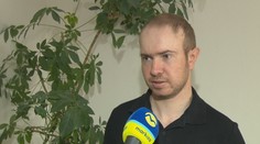 Viktora policajti podozrievali, že nahlásil bombu. Po tvrdom zásahu kukláčov skončil u psychiatra