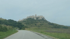 Pamiatky po celom Slovensku vyvesili čierne vlajky. Ide o odkaz Martine Šimkovičovej