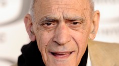 Zomrel herec Abe Vigoda. Poznáte ho najmä z Krstného otca