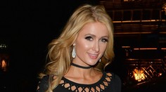 Kráľovná škandálov je späť. Blesky fotoaparátov odhalili to, čo nemali