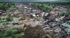 V dedine zhorela celá ulica. Sto dní po nešťastí sú domy opäť na mieste