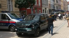 Šialenec na aute zrážal chodcov v Grazi! Traja mŕtvi a 34 zranených