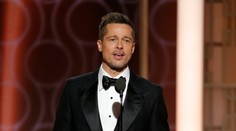 Rozvádzajúci sa Brad Pitt na glóbusoch. Takto dali kolegovia najavo, na koho sú strane