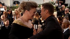 O najvtipnejší moment na Zlatých glóbusoch sa postarala Kelly Clarkson: Na červenom koberci takmer odpadla