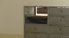 Učiteľovi v Prievidzi žiak vyhodil schránku do vzduchu. Malo ísť o pomstu