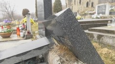 Ľudia v Brezne zostali v šoku. Vandali im poničili pomníky