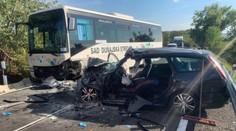Ďalšia nehoda autobusu, zrazil sa s osobným autom. Vážne zraneného vodiča bral vrtuľník