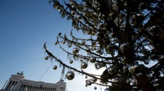 Rímsky vianočný strom bol na smiech, teraz dostane "nový život"