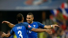 Vraj ju nútil piť vlastný moč. Je to choré monštrum, obviňuje hviezdneho futbalistu jeho milenka