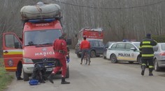 Kuriózna nehoda vo Vlčanoch. Muž tu doslova utopil auto