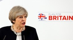 Mayová aj Corbyn už odhlasovali, voliči myslia viac na bezpečnosť než na EÚ