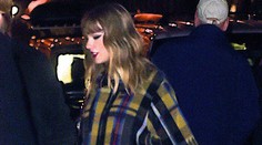 Taylor Swift sa konečne ukázala na verejnosti s priateľom. Ruka v ruke ako hrdličky