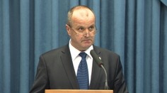 Do Gajdoša sa pre rozdávanie hodností pustila opozícia. Sulík hovorí o "gumách" v armáde