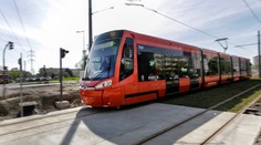 Električka v Petržalke sa môže posunúť: Prerušili konanie o jej predčasnom užívaní