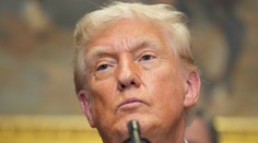 Trumpove clá už platia pre Európsku úniu. Tá sa vyhla najhoršiemu, no ďalšie hrozby visia vo vzduchu