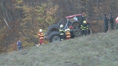 Tragická sobota v Gregorovciach. Pod prevráteným traktorom zahynul muž