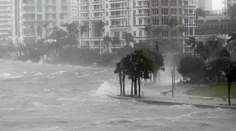 Mohutný hurikán Irma sužuje Floridu. Hlásia prvé obete