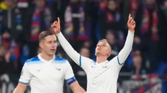 VIDEO: Likvidačné zákroky ich mrzieť nemuseli. Lazio napriek dvojnásobnému oslabeniu v závere uchmatlo triumf