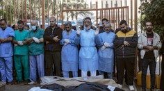 Nálet pri nemocnici v pásme Gazy si vyžiadal 70 obetí, tvrdia Lekári bez hraníc