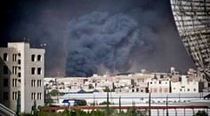 Pri samovražednom útoku zahynuli desiatky jemenských vojakov