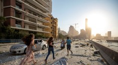 Po výbuchoch v Bejrúte pátrajú po 60 nezvestných, stav 120 zranených je kritický