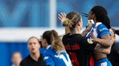 VIDEO: Škandál v španielskom futbale. Hráčka Barcelony mala rukou siahnuť do intímnych partií svojej súperky