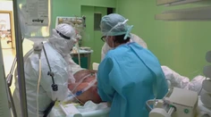 Vyššie platy zdravotníkov dostali na vláde zelenú