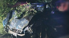 V aute sedeli siedmi, z toho päť malých detí. Mladá žena a ročné dieťa nehodu neprežili