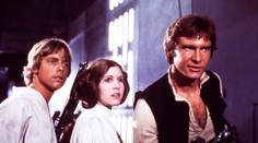 Princezná Leia po masívnom infarkte stále bojuje o život