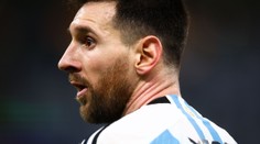 Messi by mal po sezóne prestúpiť do zámoria. Sezónu však dohrá v Paríži