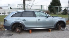 Popradčan našiel svoje zaparkované auto rozobraté: Toto mu z neho ostalo
