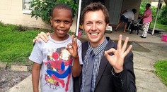 Redaktor najprv informoval o chlapcovom zmiznutí, potom ho sám našiel