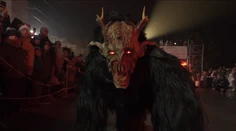 Kontroverzná krampusová šou, v ktorej víťazí dobro nad zlom