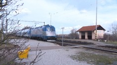 Občanov na Záhorí už dva roky obťažuje trúbenie vlakov. Sú zúfalí