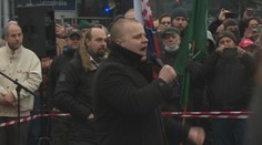 Protestovalo sa v Bratislave aj v Košiciach. Stovky ľudí bez rúšok žiadali demisiu vlády