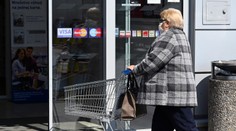 Slovensko prechádza do ružovej fázy, oddnes sa rušia hodiny pre seniorov