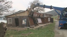 Na Domaši zbúrali jednu z posledných čiernych stavieb. Drogéria slúžila od socializmu