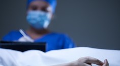 Príšerný nález v Rakúsku. V jazere našli už druhý kufor s časťami tela