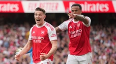 Po rokoch druhých miest sa to blíži. Arsenal je krôčik od titulu