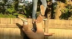 Bláznivý nápad opitého mladíka sa skončil katastrofálne