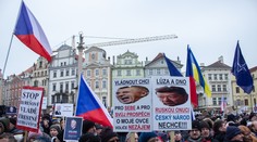 V Prahe sa na podporu prezidenta Pavla zišli desaťtisíce ľudí