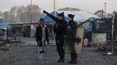 Džungľa v Calais stále nie je prázdna, nocovali v nej aj deti