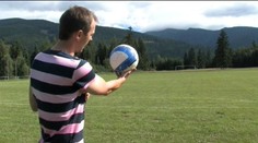 Futbalová rarita: Na Liptove majú ihrisko na kopci. Prevýšenie je až trojmetrové