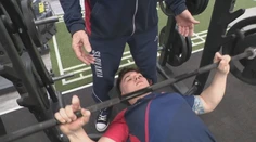 Z bazéna na lavičku: Martin Batka ukazuje, že hendikep neznamená prekážku