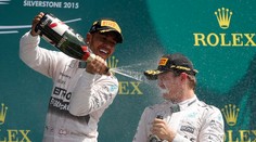 Hamilton víťazom domácej Veľkej ceny V. Británie