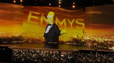 Zomrel známy hudobný skladateľ. Takmer 30 rokov písal hudbu pre Simpsonovcov a získal dve ocenenia Emmy