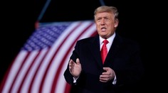 Trump stále odmieta prijať porážku: „Biely dom nedobyjú, budeme bojovať!"